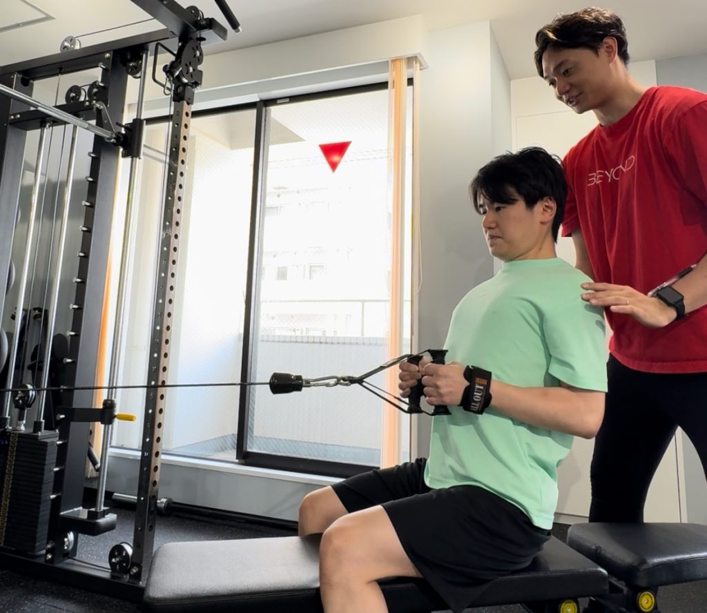 ローイングする男性