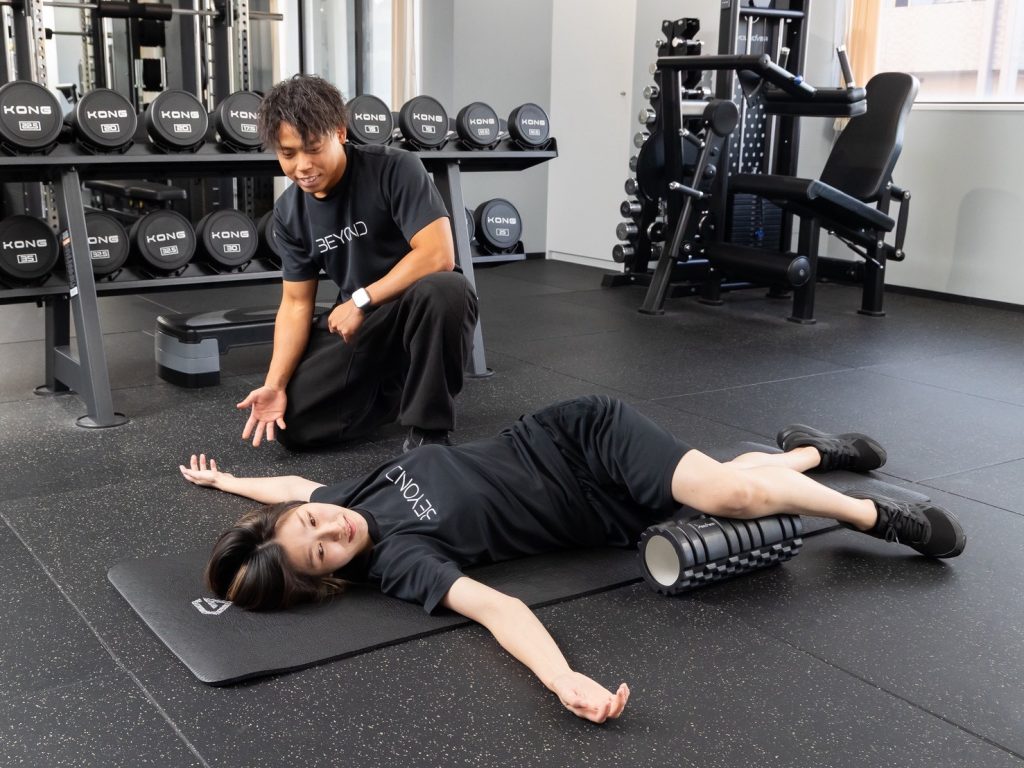 ストレッチする女性